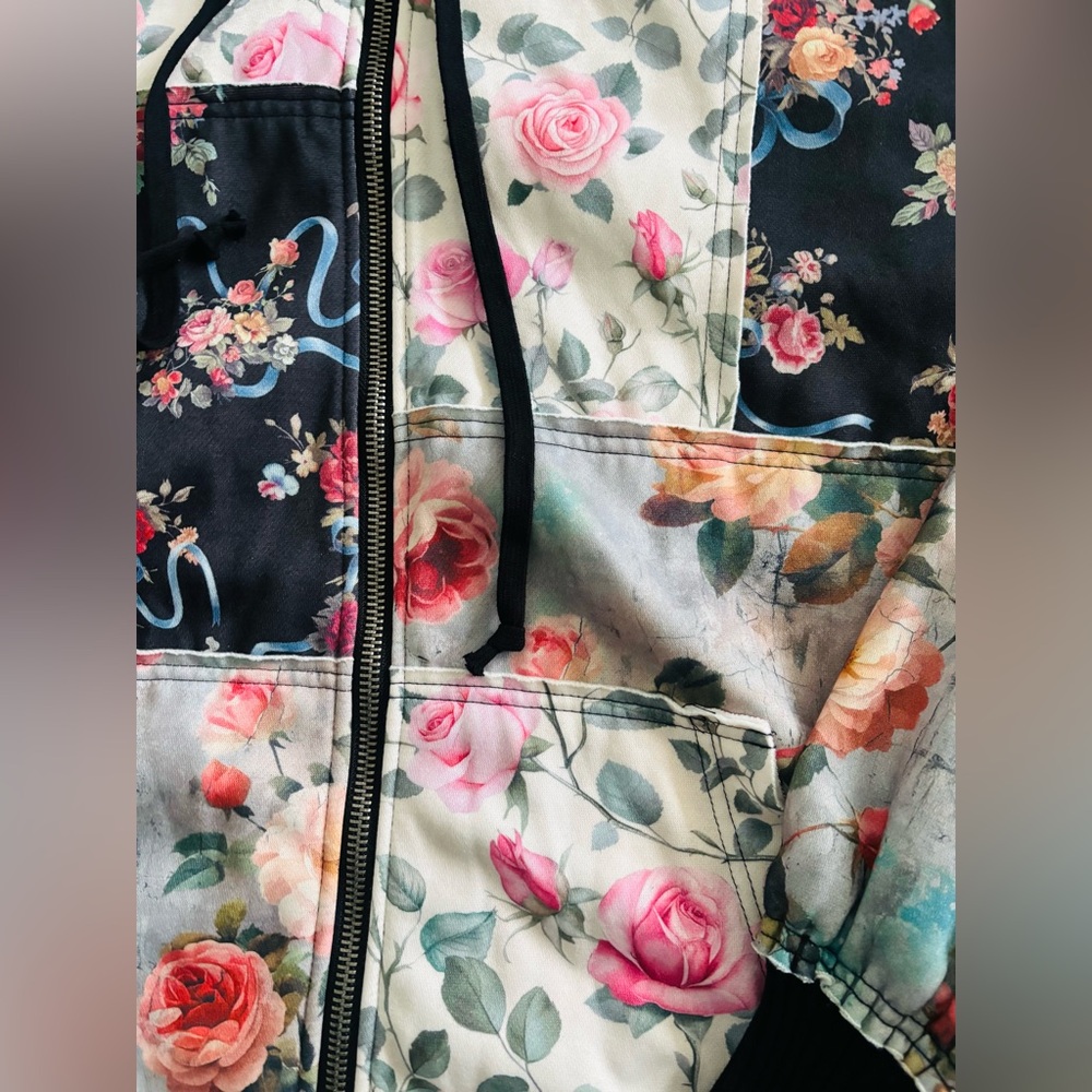 Current Mood Late Riser Floral Patchwork Hoodie S… - image 6